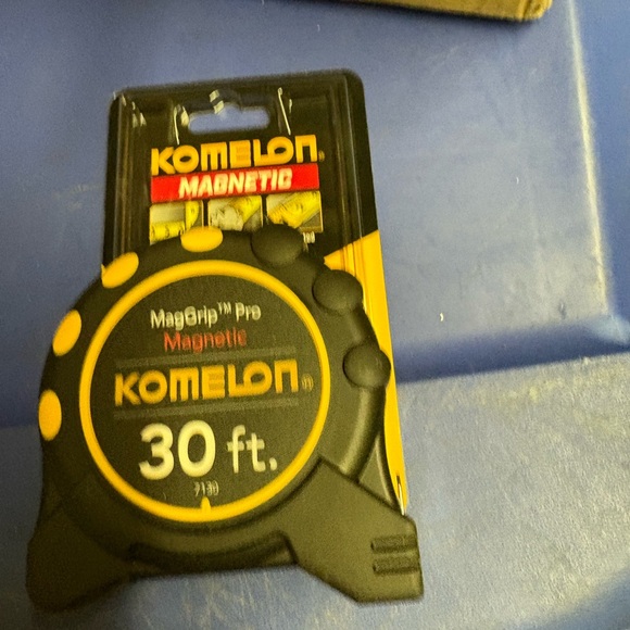 Komelon Magnetic Tape Measure 30 ft - Picture 1 of 1